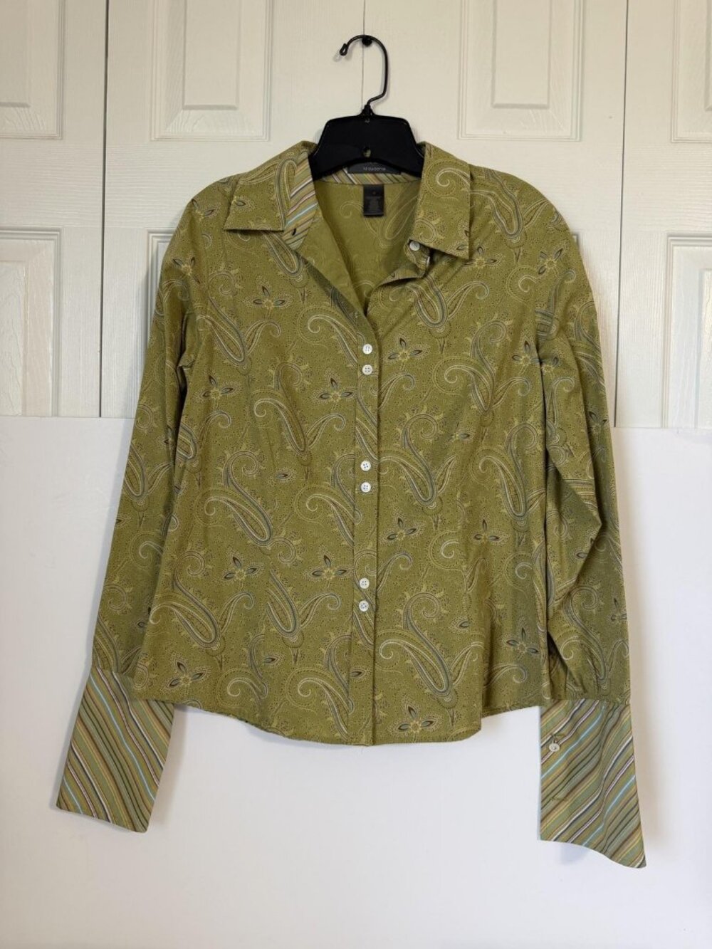 Liz Claiborne Top Womens 10 Green Paisley Long Sleeve Button Up Shirt Blouse